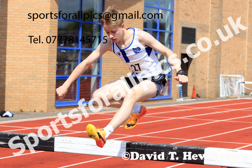 Steeplechase, 2026 Elswick Harriers Event, Wentworth, Hexham. Photo: David T. Hewitson/Sports for All Pics